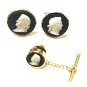 Vintage Cameo eo Cuff and Tie Pin Set